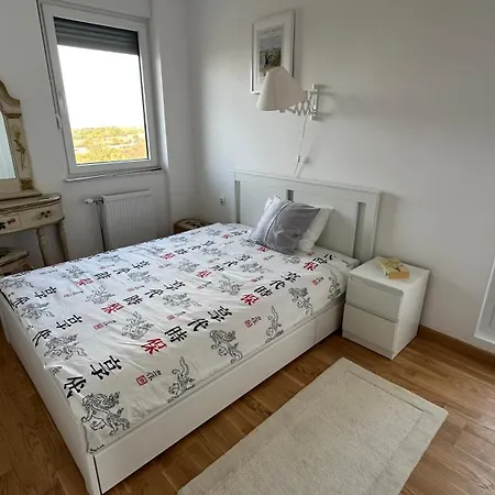 Tranquil Apartment Across The Bridge Novi Sad Exterior photo