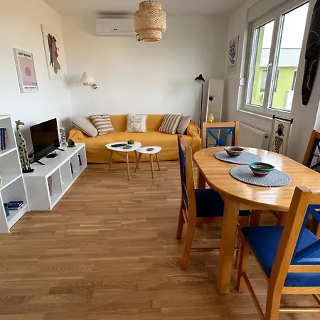 Tranquil Apartment Across The Bridge Novi Sad Exterior photo
